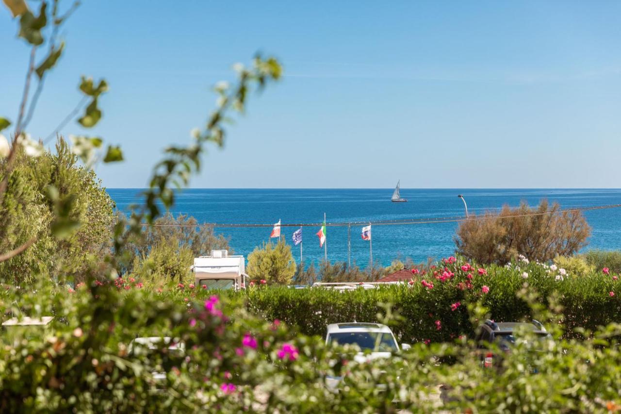 Residence Camping Atlantide Monopoli Zewnętrze zdjęcie